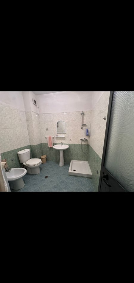 Tirane, shitet apartament 2+1+Ballkon Kati 7, 84 m² 120.000 € 