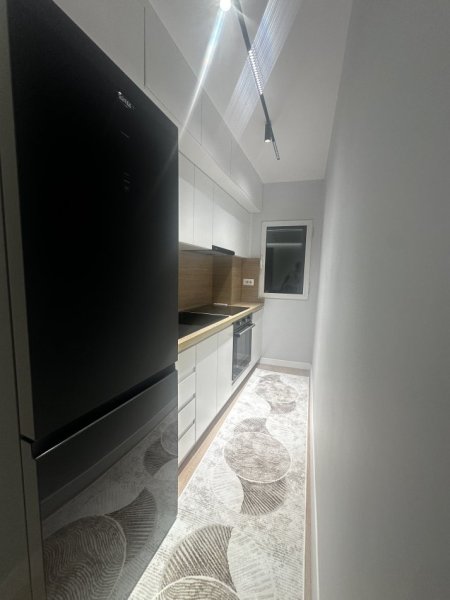 Tirane, jepet me qera apartament 1+1 Kati 4, 55 m² 520 € (Rruga Petro Nini Luarasi)