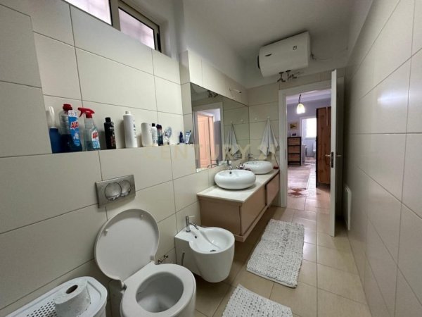 Tirane, shitet apartament 3+1+Aneks+Ballkon Kati 5, 102 m² 250.000 € (Vasil Shanto)
