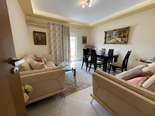 Vlore, shitet apartament 2+1 Kati 4, 60 m² 85.000 € (Gjykata Vjeter , Vlore)