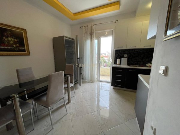 Vlore, shitet apartament 2+1 Kati 4, 60 m² 85.000 € (Gjykata Vjeter , Vlore)