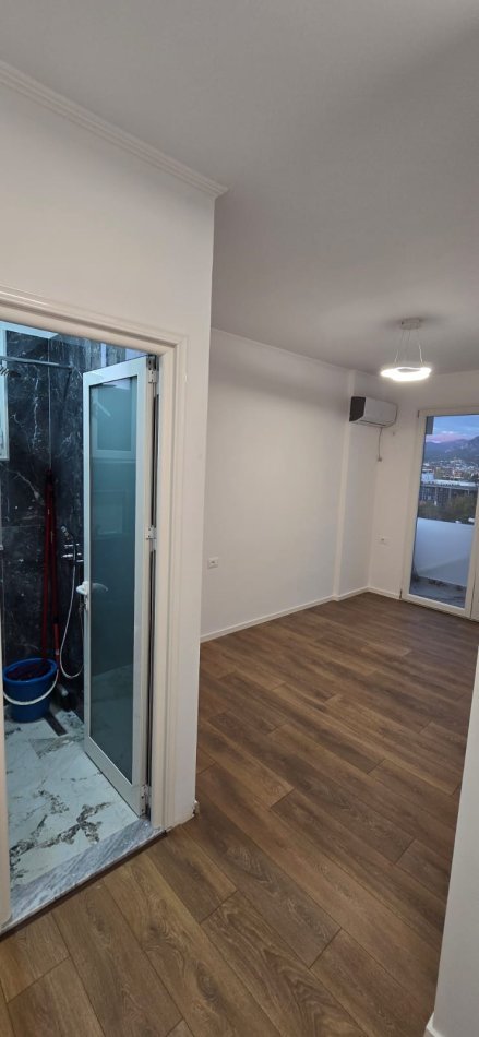 Tirane, shitet apartament 2+1+Ballkon Kati 7, 93 m² 218.000 € (Prokuroria e Tiranes/Rr.Haxhi Hysen Dalliu)