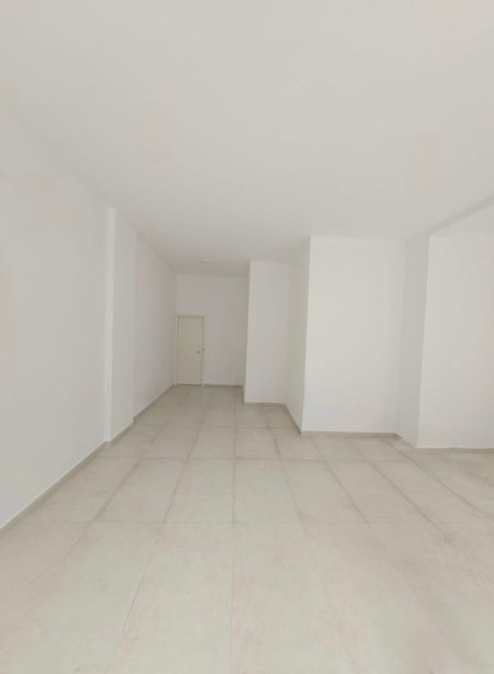 Tirane, jepet me qera ambjent biznesi Kati 0, 60 m² (Don Bosko)