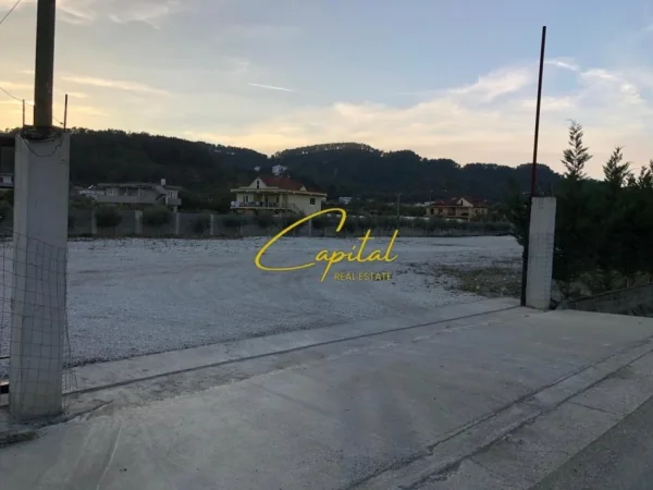 Tirane, jepet me qera toke , 3.000 m² (PRUSH)