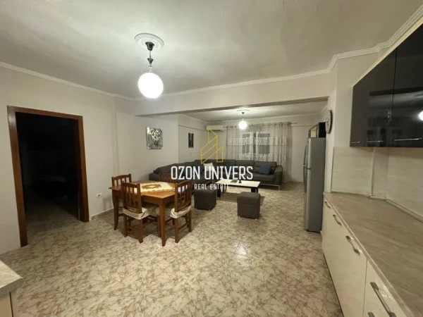 Tirane, jepet me qera apartament 2+1+Ballkon Kati 6, 120 m² 600 € (Laprakë, Rruga Dritan Hoxha Tirana, Albania)