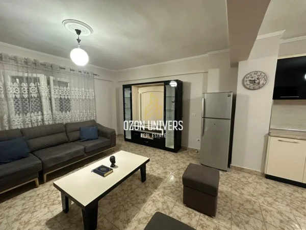 Tirane, jepet me qera apartament 2+1+Ballkon Kati 6, 120 m² 600 € (Laprakë, Rruga Dritan Hoxha Tirana, Albania)