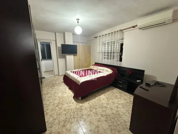 Tirane, jepet me qera apartament 2+1+Ballkon Kati 6, 120 m² 600 € (Laprakë, Rruga Dritan Hoxha Tirana, Albania)