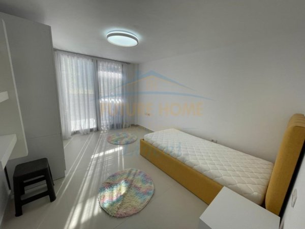 Tirane, jepet me qera apartament duplex 3+1 Kati 1, 160 m² 1.470 € 