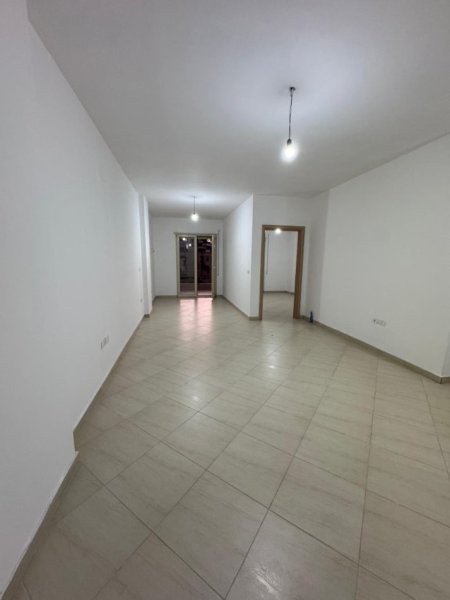 Tirane, shitet apartament 1+1+Ballkon Kati 2, 79 m² 107.000 € (Fresku,Rruga e Dajtit)
