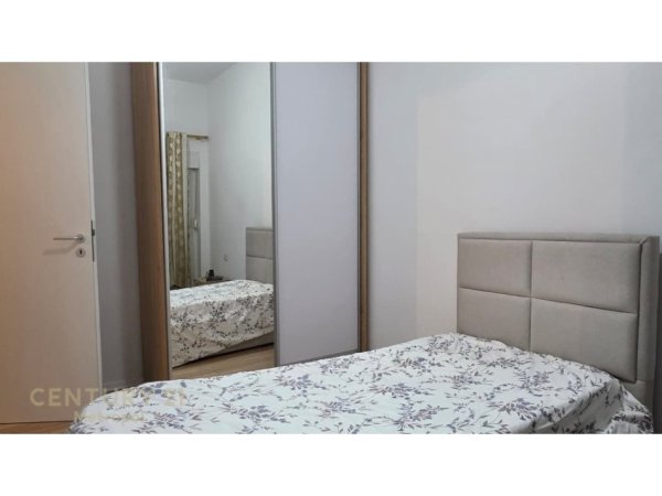 Tirane, jepet me qera apartament 2+1 Kati 3, 76 m² 600 € (Mangalem)