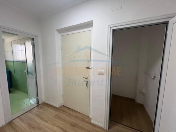 Tirane, jepet me qera apartament 2+1 Kati 2, 65 m² 700 € (Vasil Shanto)
