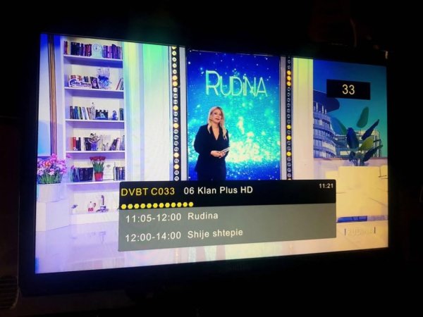 Lushnje, shes Aparatin Dvbt 2. I perdorur por ne gjendje te rregullt pune. 10 mij te vjetra