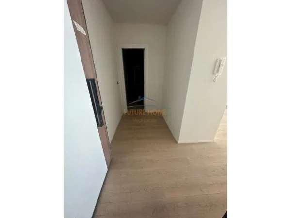 Tirane, shitet apartament 1+1 Kati 9, 80 m² 128.000 € (Fusha e Aviacionit)