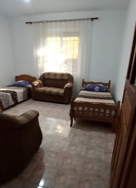 Tirane, jepet me qera apartament 2+1 Kati 1, 410 € 