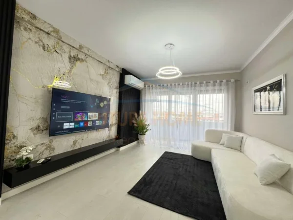 Tirane, shitet apartament 2+1+Ballkon Kati 8, 97 m² 155.000 € (Astir,Unaza e Re ,Tirane)