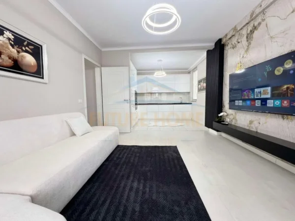 Tirane, shitet apartament 2+1+Ballkon Kati 8, 97 m² 155.000 € (Astir,Unaza e Re ,Tirane)