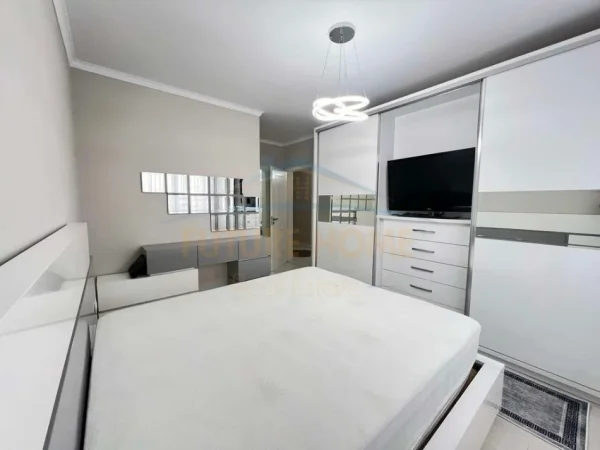 Tirane, shitet apartament 2+1+Ballkon Kati 8, 97 m² 155.000 € (Astir,Unaza e Re ,Tirane)