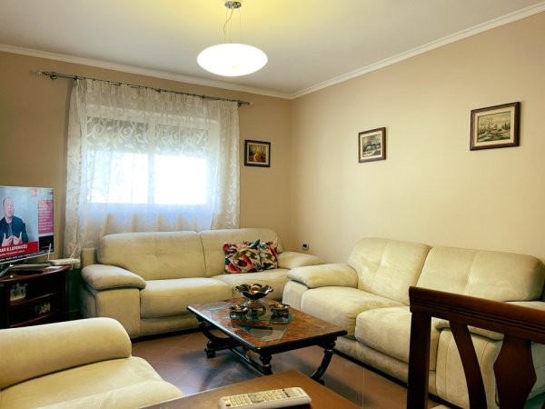 Tirane, shitet apartament 2+1+Ballkon Kati 3, 75 m² 163.000 € (Rruga &quot;Vellezerit Manastirliu&quot;,)
