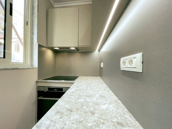 Tirane, shitet apartament 2+1+Ballkon Kati 3, 75 m² 163.000 € (Rruga &quot;Vellezerit Manastirliu&quot;,)