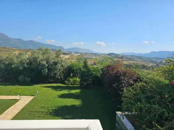 Tirane, shitet Vile , 444 m² 