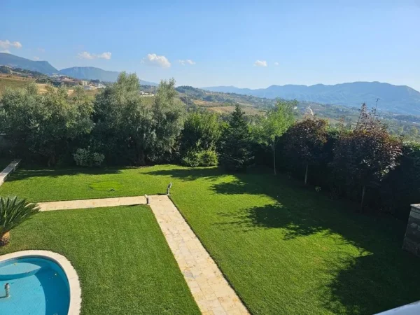 Tirane, shitet Vile , 444 m² 