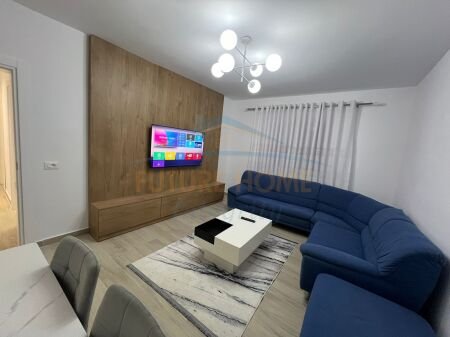 Tirane, jepet me qera apartament 1+1 Kati 1, 50 m² 470 € 