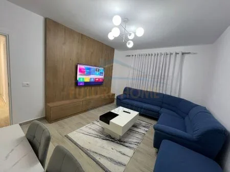 Tirane, jepet me qera apartament 1+1 Kati 1, 50 m² 470 € 