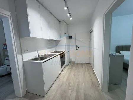 Tirane, jepet me qera apartament 1+1 Kati 1, 50 m² 470 € 