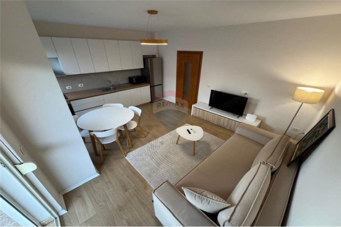 Tirane, jepet me qera apartament 1+1 , 70 m² 700 € 