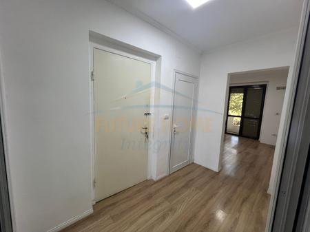 Tirane, jepet me qera apartament 2+1 Kati 2, 65 m² 700 € 