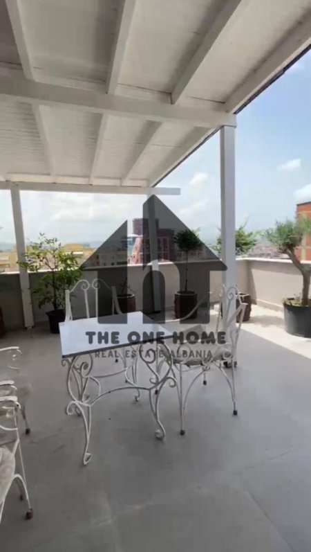 Tirane, jepet me qera apartament 2+1+Ballkon Kati 10, 200 m² 1.600 € (Myslym Shyre)