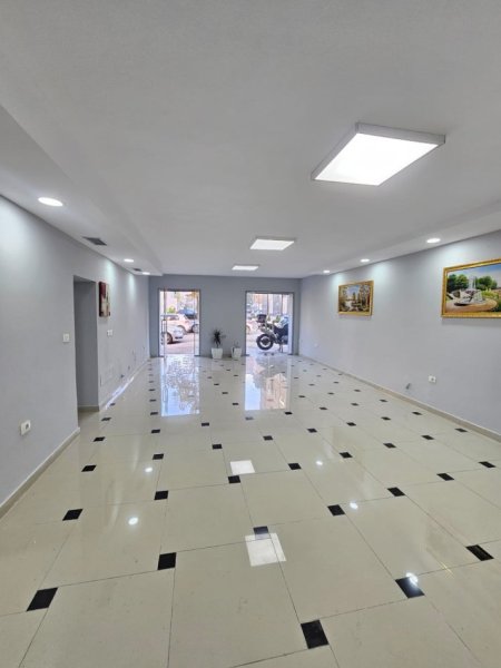 Durres, jepet me qera ambjent biznesi Kati 0, 121 m² 600 €
