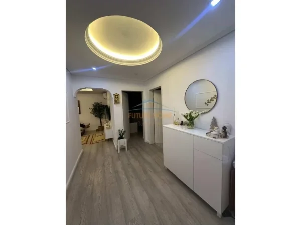 Shqiperi, jepet me qera apartament 2+1 Kati 2, 72 m² 500 € (Porcelan)