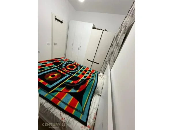 Tirane, jepet me qera apartament 2+1 Kati 3, 76 m² 600 € (Ali Demi)