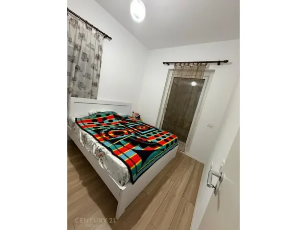 Tirane, jepet me qera apartament 2+1 Kati 3, 76 m² 600 € (Ali Demi)