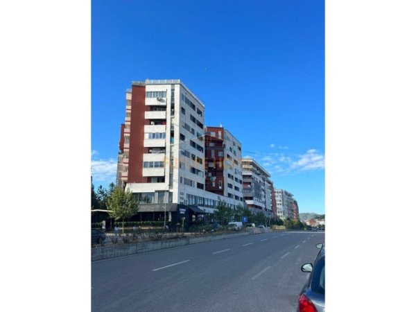 Tirane, shitet apartament 1+1+Ballkon Kati 9, 89 m² 120.000 € (Unaza e Re)