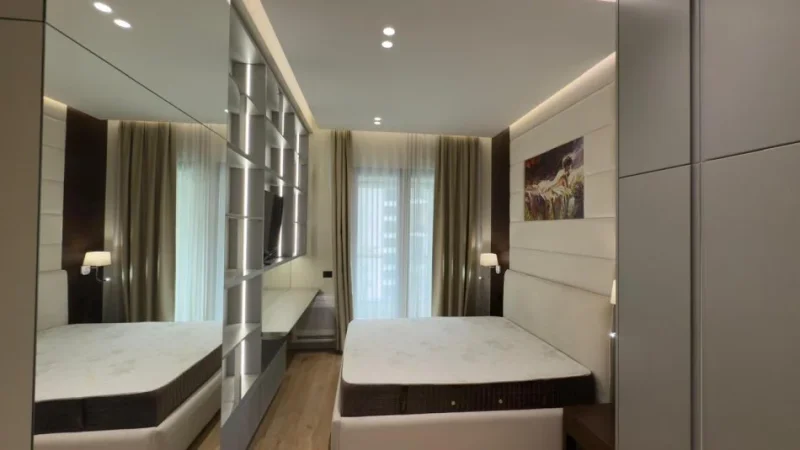 Tirane, jepet me qera apartament 1+1 , 70 m² 1.000 € (Square 21.)
