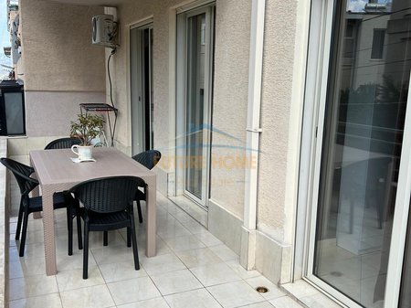 Tirane, jepet me qera apartament 1+1 Kati 2, 80 m² 600 € 