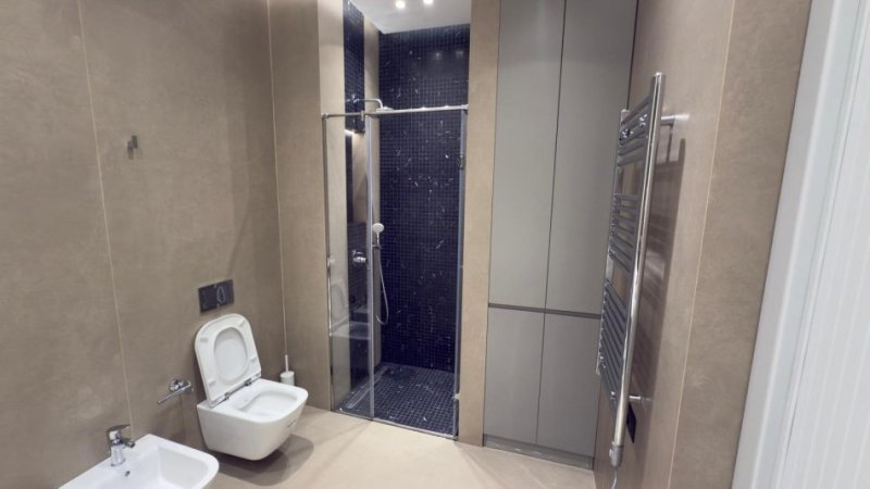 Tirane, jepet me qera apartament 1+1 , 70 m² 1.000 € (Square 21.)