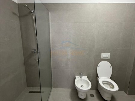 Tirane, jepet me qera apartament 2+1 Kati 2, 91 m² 800 € 