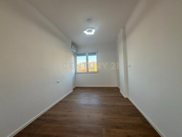Tirane, shes apartament 2+1+Aneks+Ballkon Kati 7, 93 m² 218.000 € 