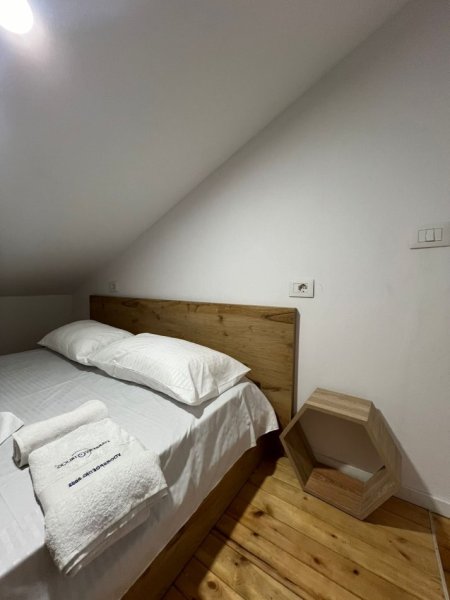 Tirane, shitet apartament 1+1 Kati 3, 97.000 € 