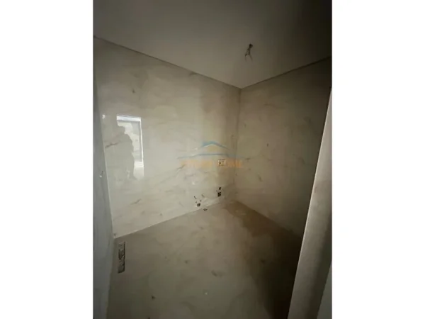 Tirane, shitet apartament 1+1+Ballkon Kati 9, 79 m² 128.000 € (Garden Residence Turdiu)