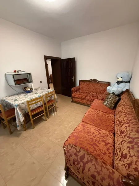 Tirane, jepet me qera apartament 2+1+Ballkon Kati 0, 70 m² 650 € (Vasil Shanto)