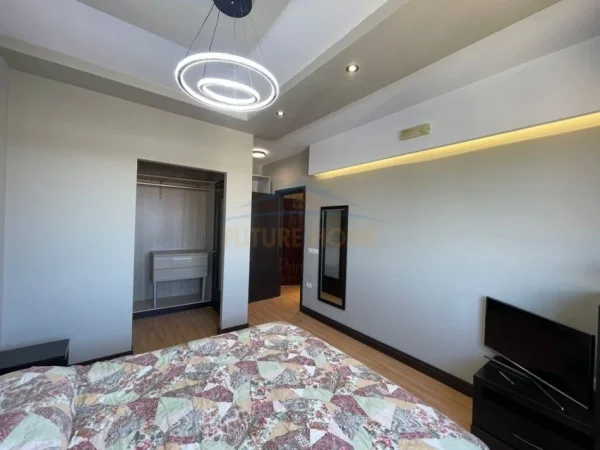 Tirane, shitet apartament 2+1+Ballkon Kati 5, 104 m² 157.000 € (Unaza e re)