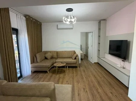 Tirane, jepet me qera apartament 2+1 Kati 2, 109 m² 800 € 
