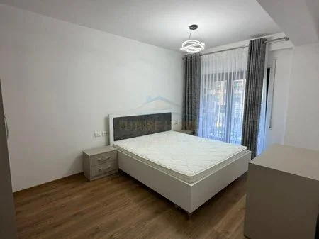 Tirane, jepet me qera apartament 2+1 Kati 2, 109 m² 800 € 