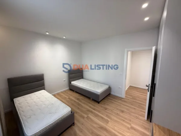 Tirane, shitet apartament 2+1 Kati 3, 124 m² 265.000 € (ish fusha aviacionit)