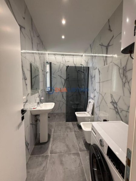 Tirane, shitet apartament 2+1 Kati 3, 124 m² 265.000 € (ish fusha aviacionit)