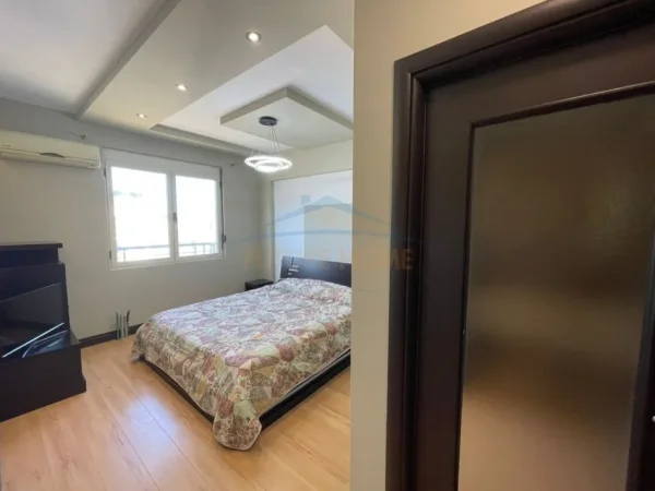 Tirane, shitet apartament 2+1+Ballkon Kati 5, 104 m² 157.000 € (Unaza e re)